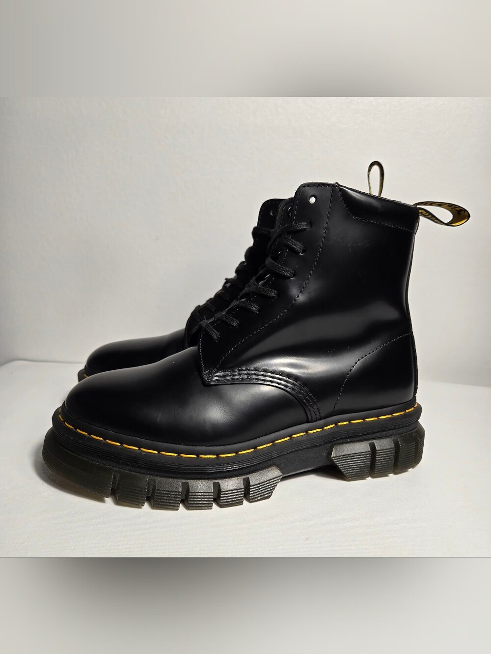 Dr Martens Rikard 8I Women’s Size 8 US Ankle Black Lunar Leather Platform Boots